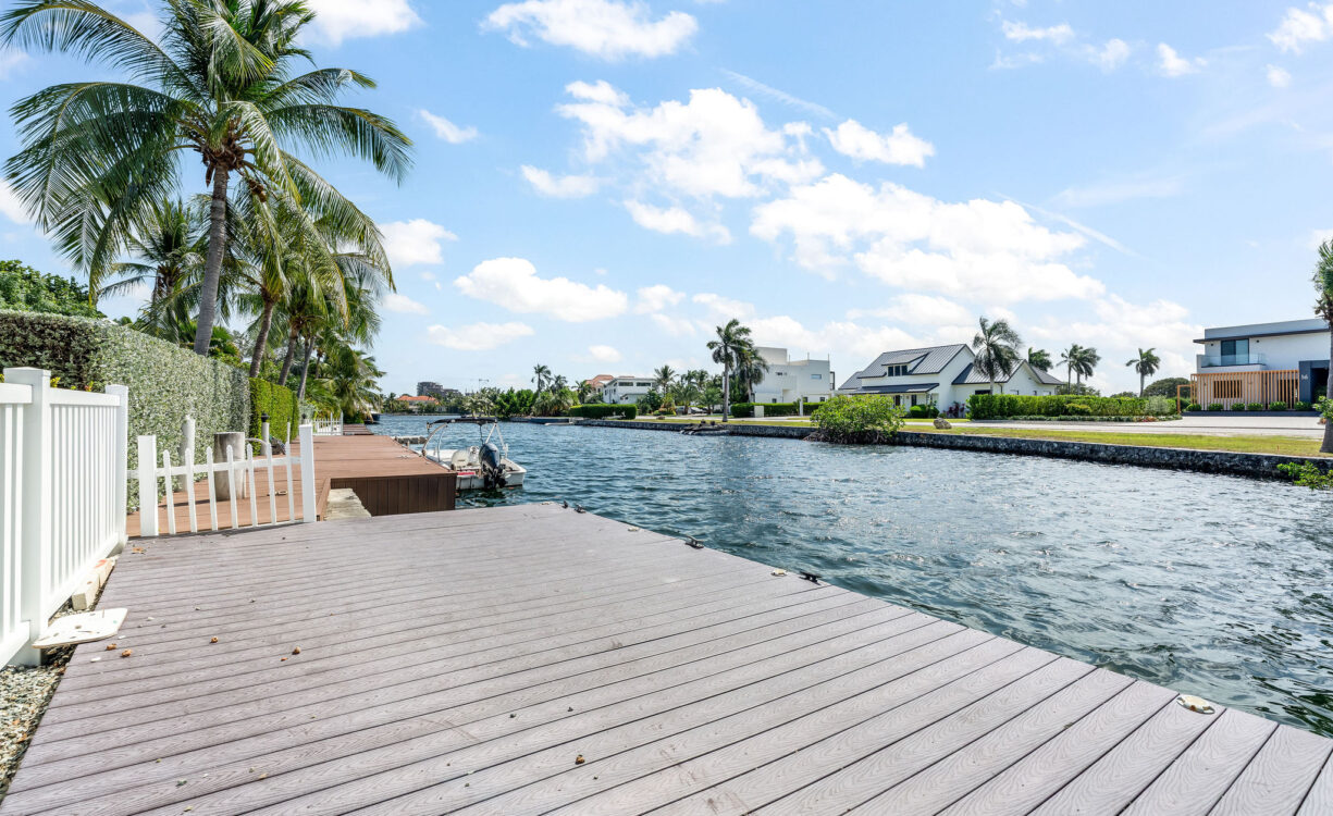 CRYSTAL HARBOUR CANAL FRONT HOME