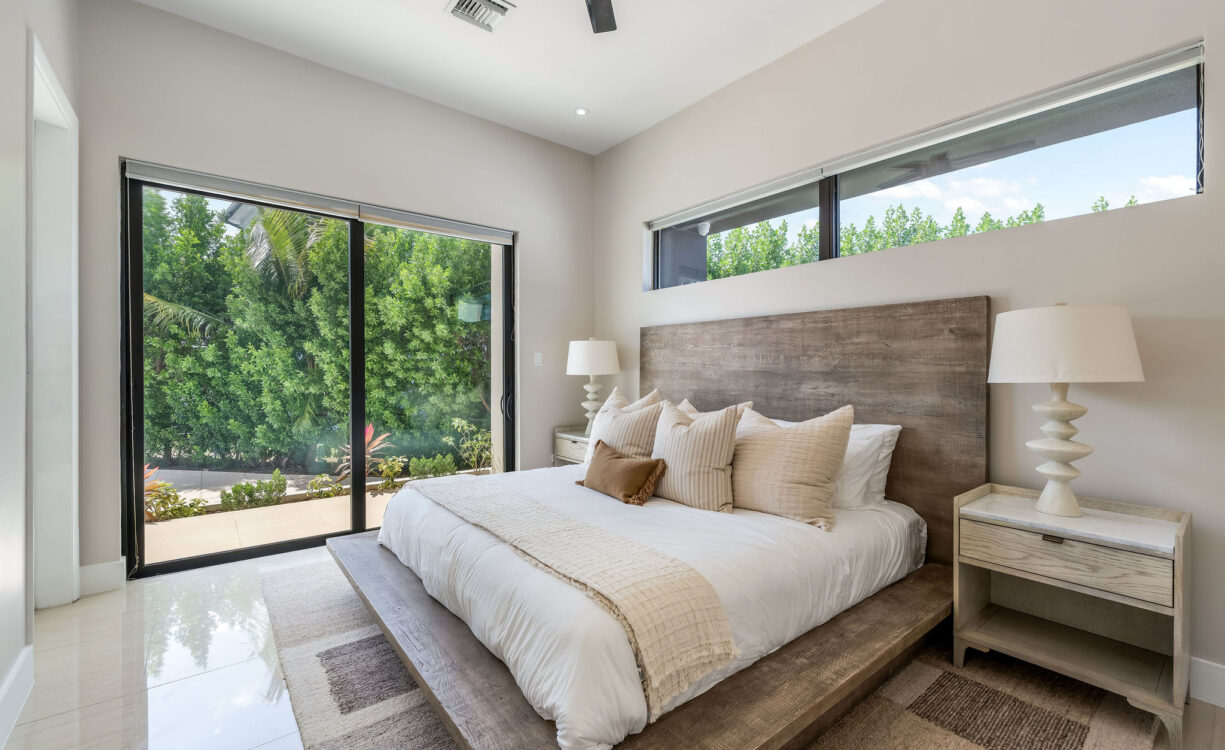 CRYSTAL HARBOUR CANAL FRONT HOME