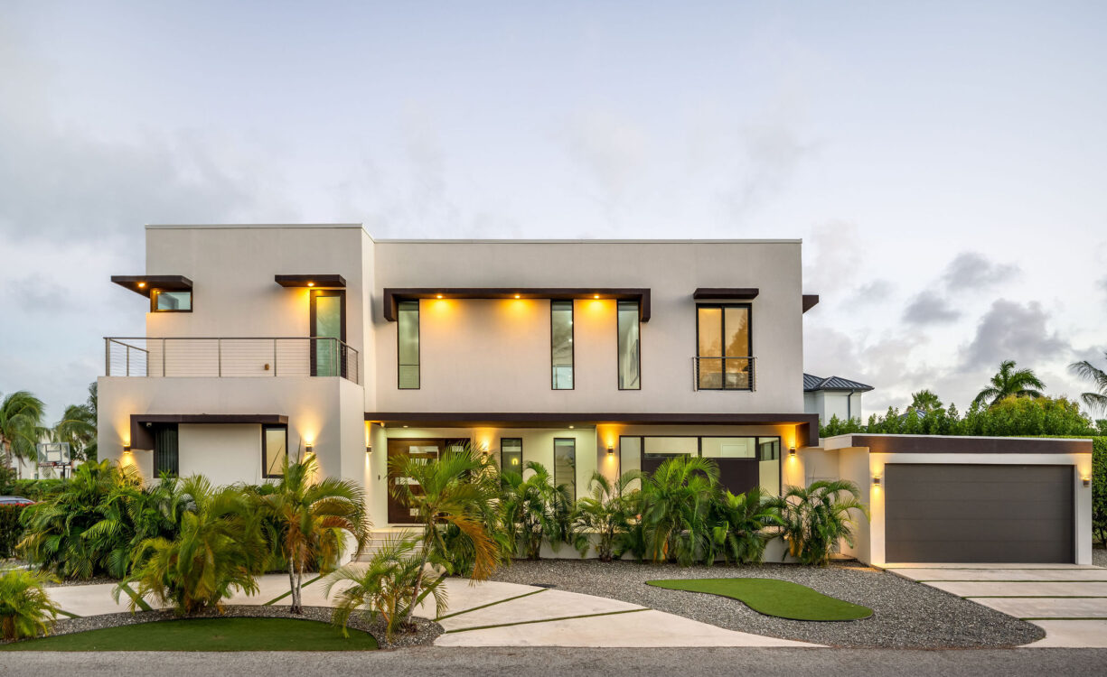 CRYSTAL HARBOUR CANAL FRONT HOME