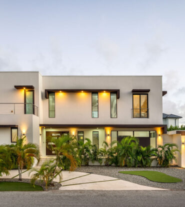 CRYSTAL HARBOUR CANAL FRONT HOME