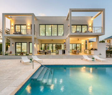 CRYSTAL HARBOUR CANAL FRONT HOME