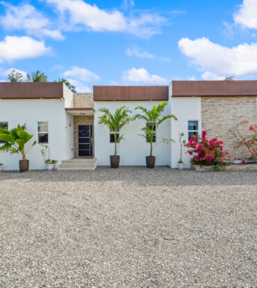 594 PROSPECT DRIVE HOME