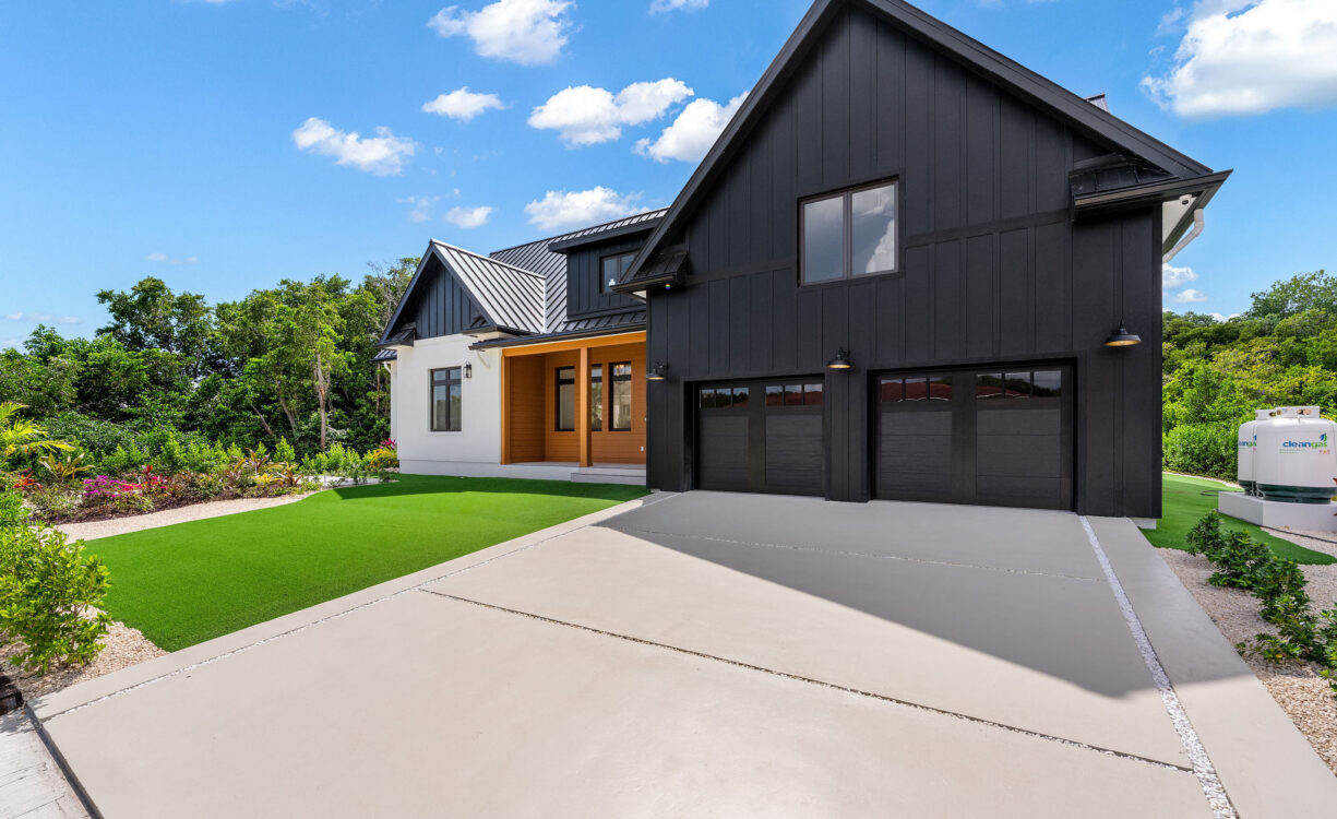 BEL AIR DR, SOUTH SOUND - CUSTOM NEW BUILD
