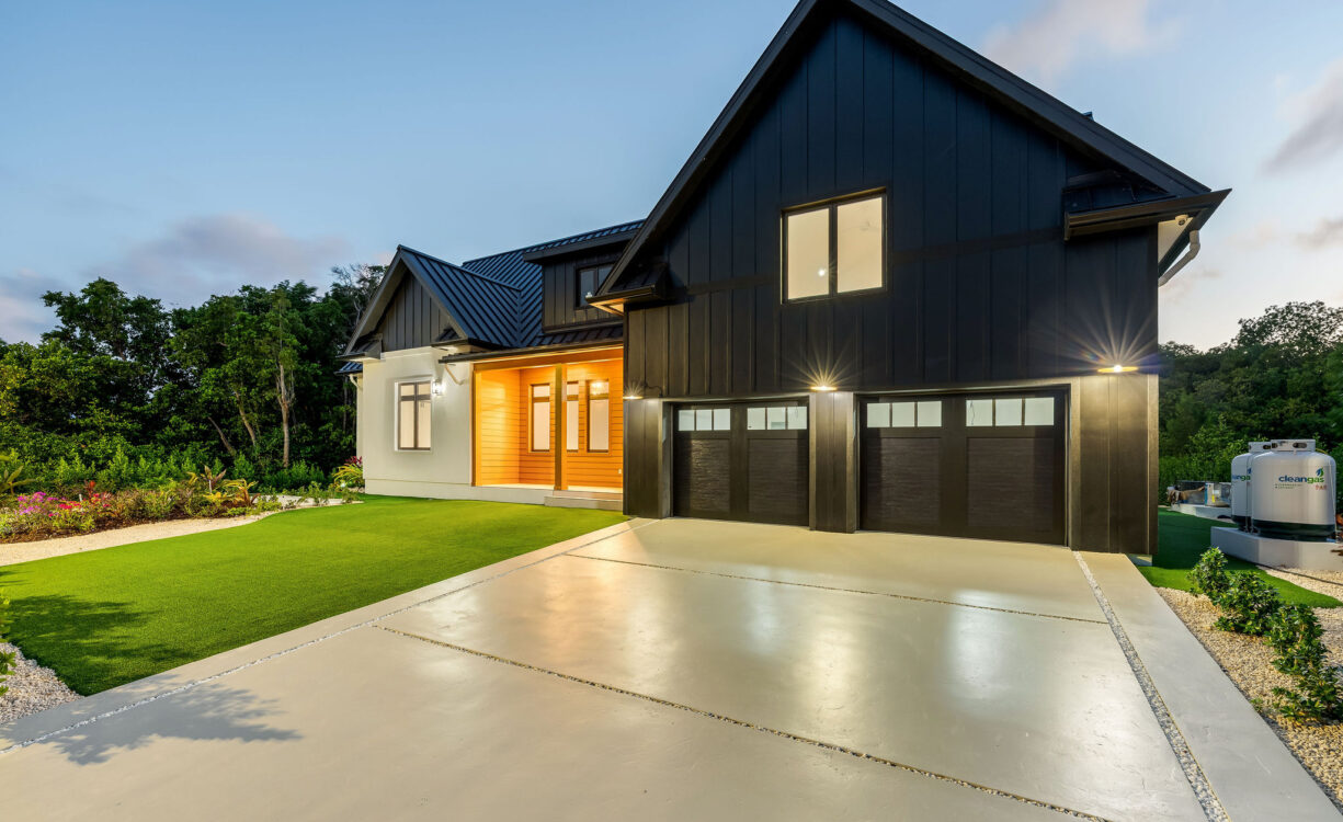 BEL AIR DR, SOUTH SOUND - CUSTOM NEW BUILD