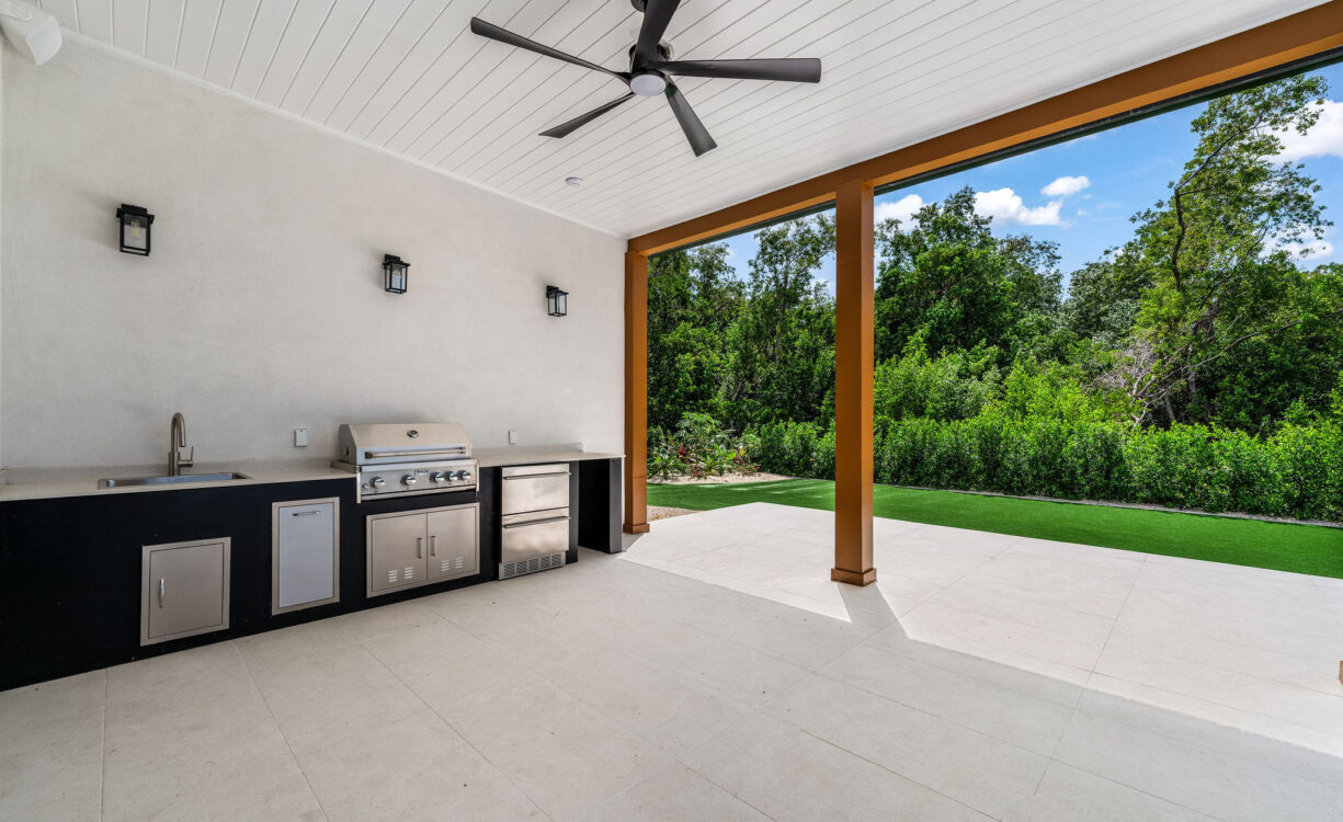 BEL AIR DR, SOUTH SOUND - CUSTOM NEW BUILD