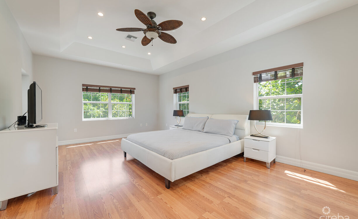 SOUTH SOUND 4 BED SINGLE FAMILY HOME W/ POOL IN GATED COMMUNITY