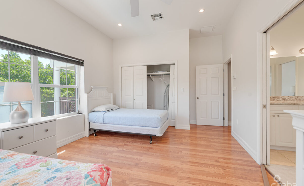 SOUTH SOUND 4 BED SINGLE FAMILY HOME W/ POOL IN GATED COMMUNITY