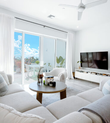 AURA TOWNHOUSE 2 BED PLUS DEN