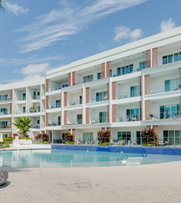 AURA TOWNHOUSE 2 BED PLUS DEN