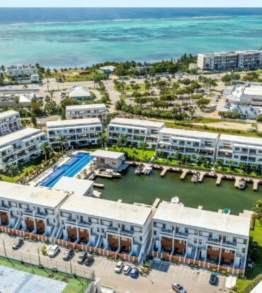 ARVIA 3 BEDROOM CANAL VIEW WITH BOATSLIP