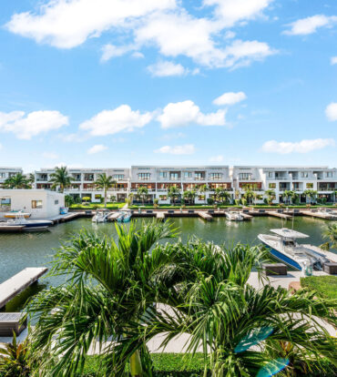 ARVIA 3 BEDROOM CANAL VIEW WITH BOATSLIP