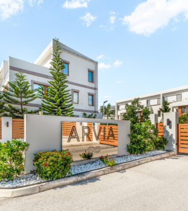 ARVIA 3 BEDROOM CANAL VIEW WITH BOATSLIP