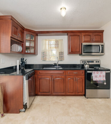 SAVANNAH 3 BED HOME WITH 1 BED RENTAL INCOME