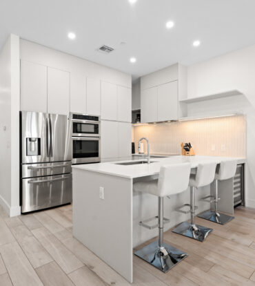 AURA #107, - GROUND FLOOR 3 BED POOLFRONT RESIDENCE