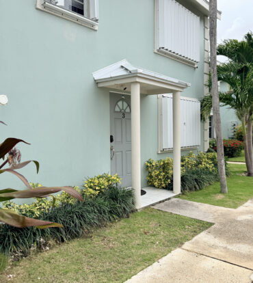 TROPICAL HAVEN - REMODELLED 3 BEDROOM CONDO!