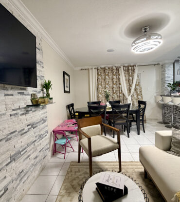 TROPICAL HAVEN - REMODELLED 3 BEDROOM CONDO!