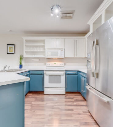 SUNRISE POOL VIEW END UNIT GROUND FLOOR