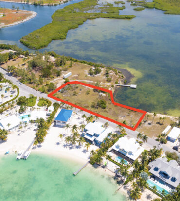 200FT BEACHFRONT OASIS WATER CAY ROAD, LITTLE SOUND | PERFECT FOR BOATING & DOCK