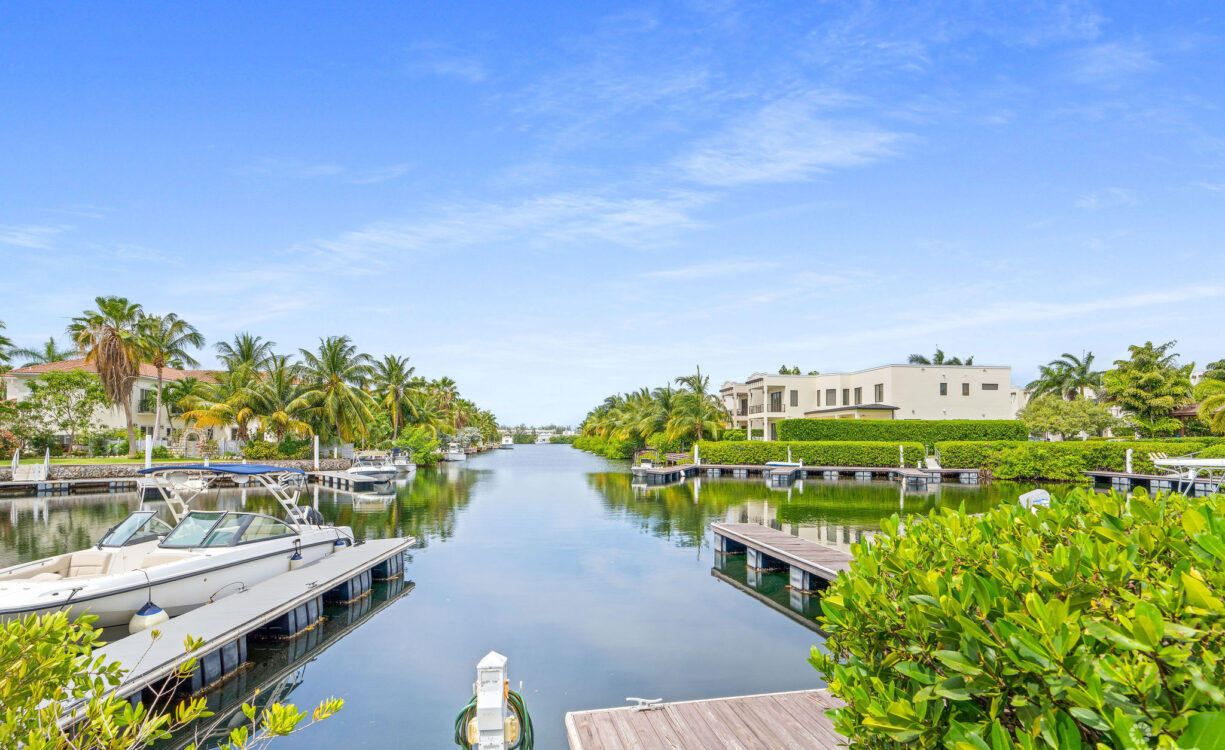 CYPRESS POINTE NORTH 101 - CANAL FRONT CONDOMINIUM