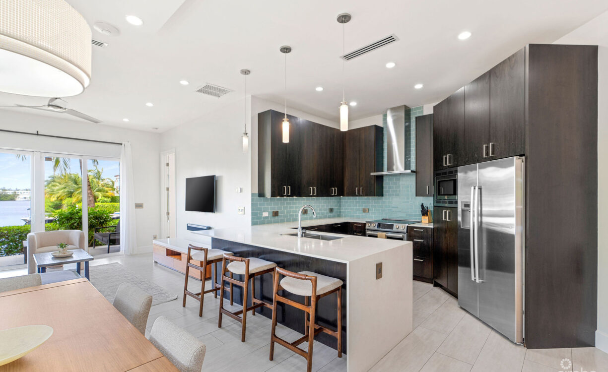 CYPRESS POINTE NORTH 101 - CANAL FRONT CONDOMINIUM