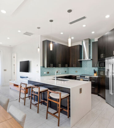 CYPRESS POINTE NORTH 101 - CANAL FRONT CONDOMINIUM