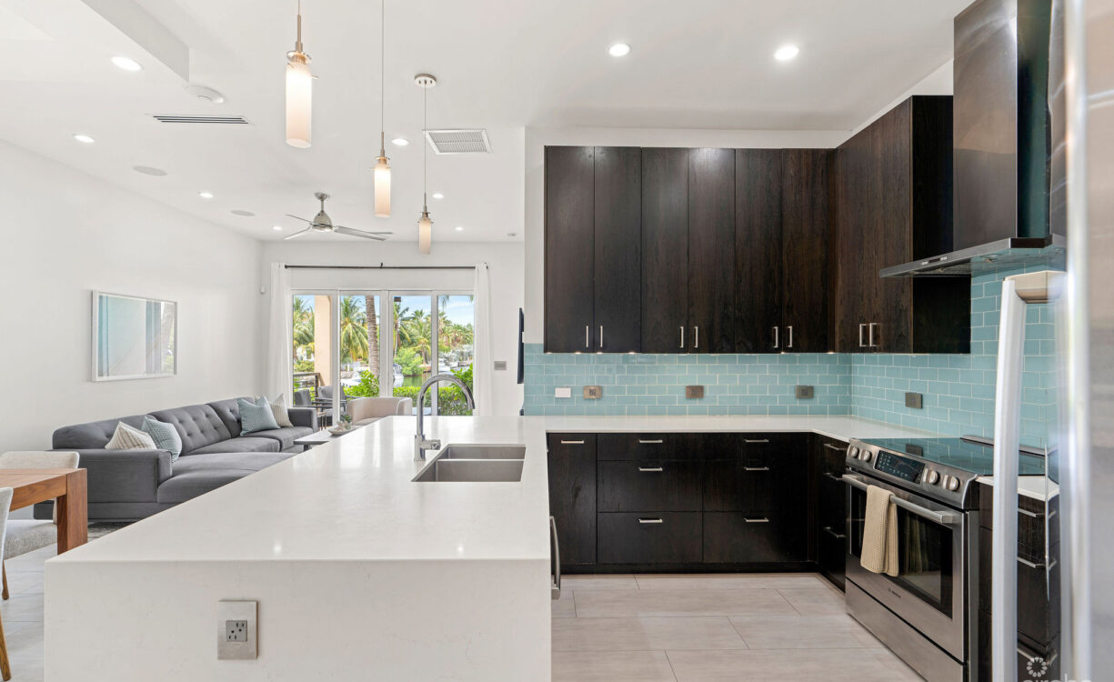 CYPRESS POINTE NORTH 101 - CANAL FRONT CONDOMINIUM