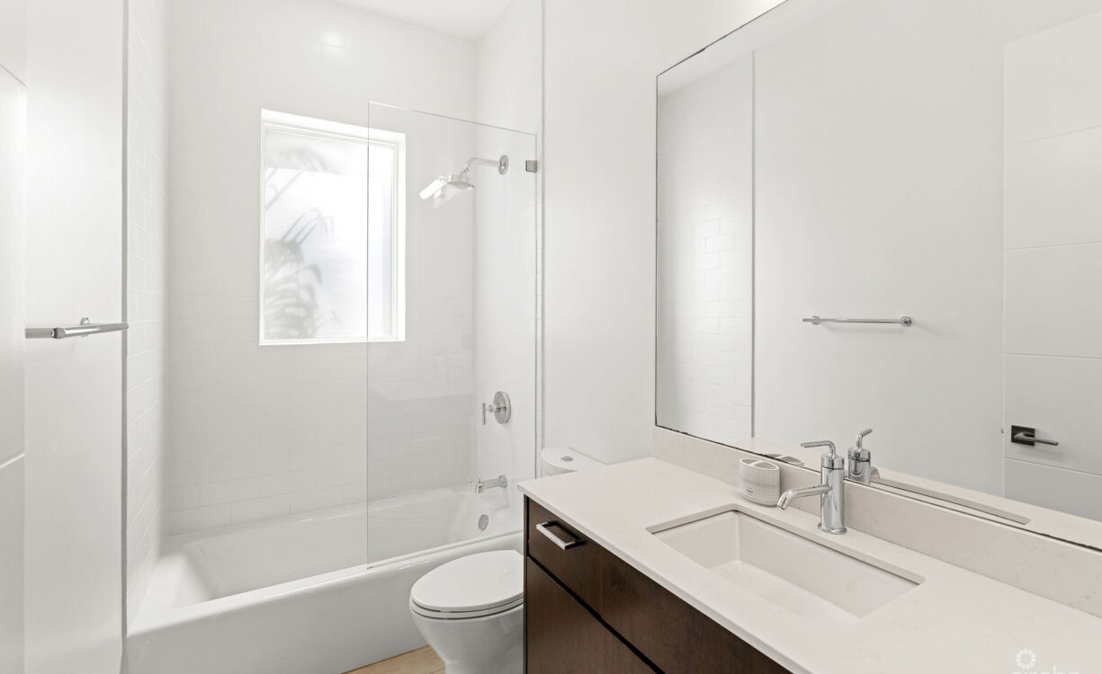 CYPRESS POINTE NORTH 101 - CANAL FRONT CONDOMINIUM