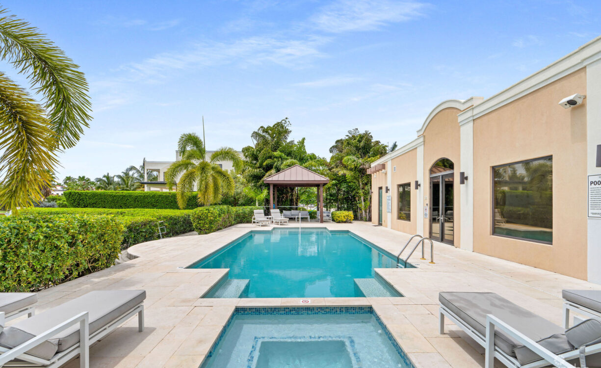 CYPRESS POINTE NORTH 101 - CANAL FRONT CONDOMINIUM