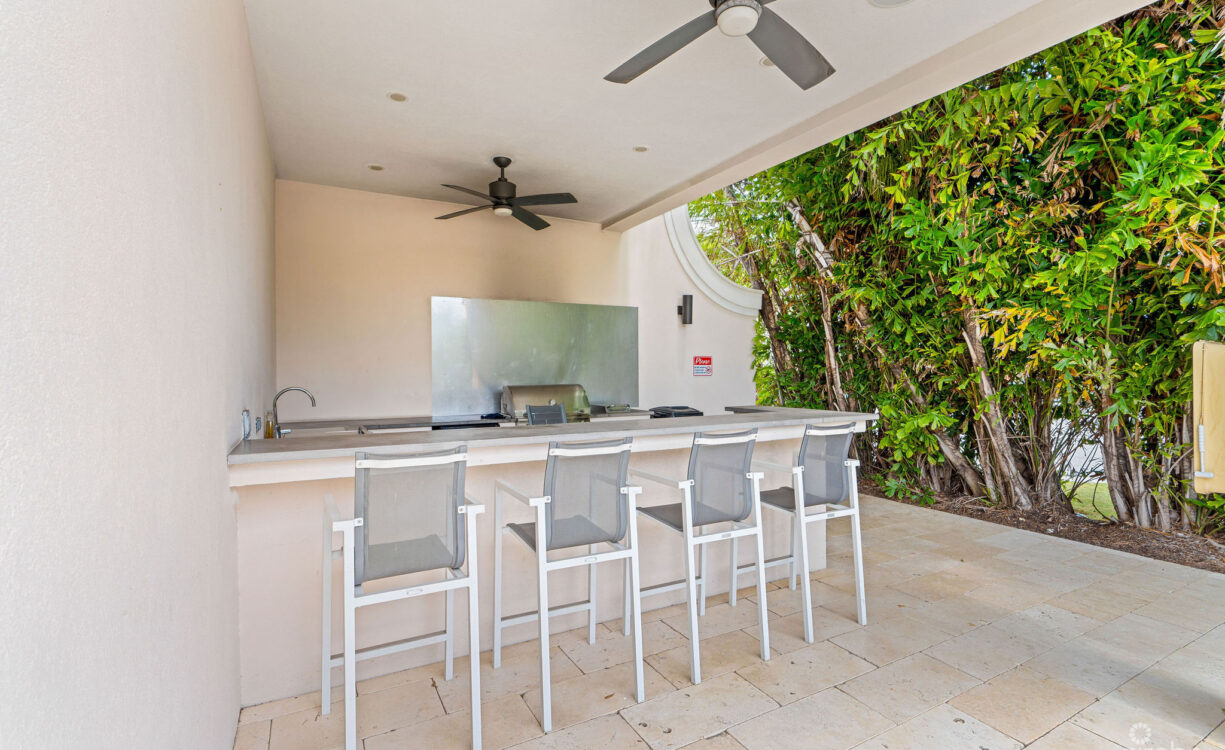 CYPRESS POINTE NORTH 101 - CANAL FRONT CONDOMINIUM