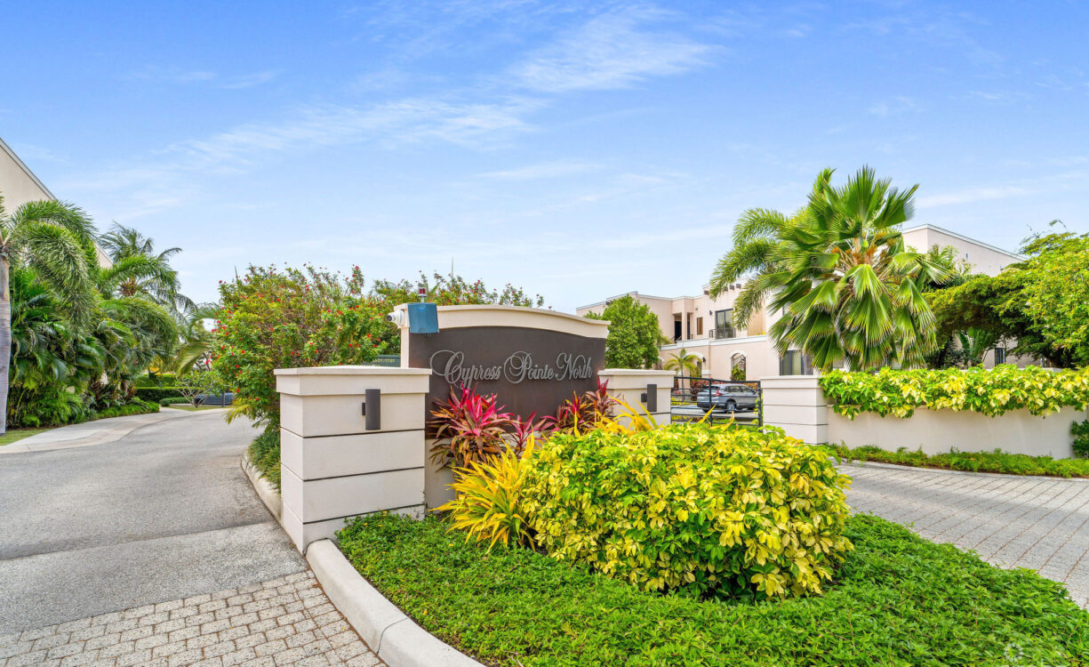 CYPRESS POINTE NORTH 101 - CANAL FRONT CONDOMINIUM