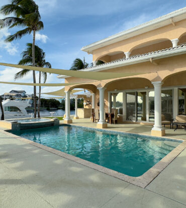 YACHT CLUB CANAL FRONT HOME