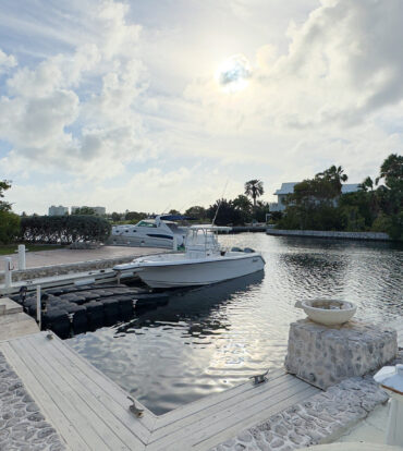 YACHT CLUB CANAL FRONT HOME