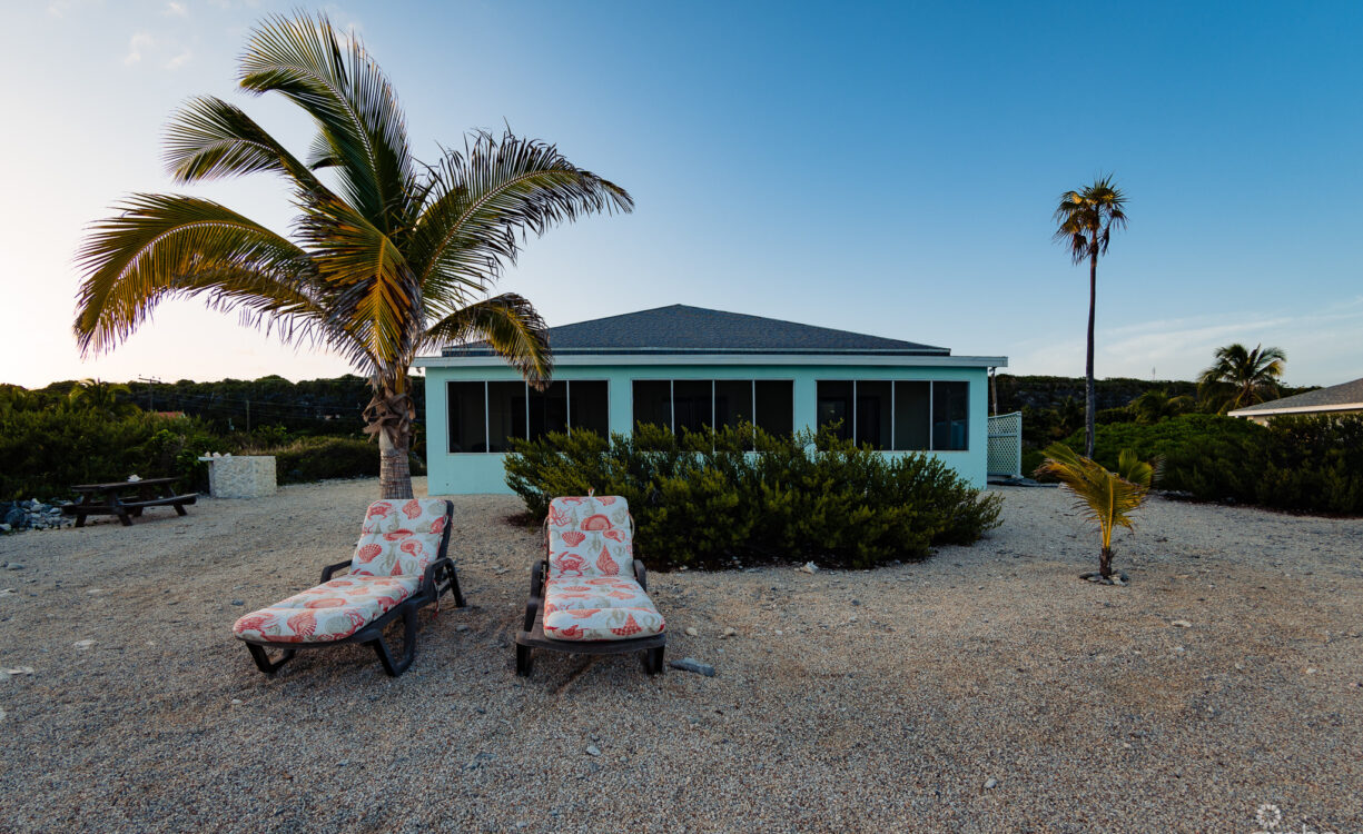 OCEAN FRONT 3 BEDROOM VILLA CAYMAN BRAC