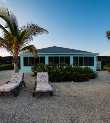 OCEAN FRONT 3 BEDROOM VILLA CAYMAN BRAC