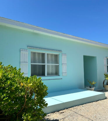 OCEAN FRONT 3 BEDROOM VILLA CAYMAN BRAC