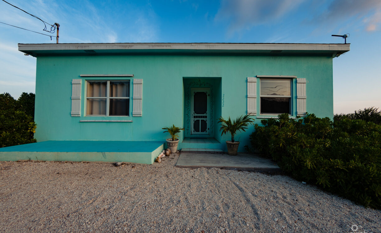 OCEAN FRONT 3 BEDROOM VILLA CAYMAN BRAC