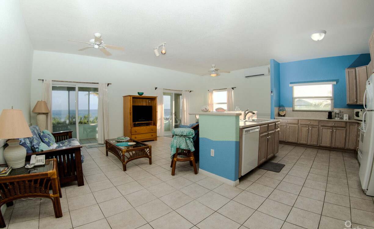 OCEAN FRONT 3 BEDROOM VILLA CAYMAN BRAC
