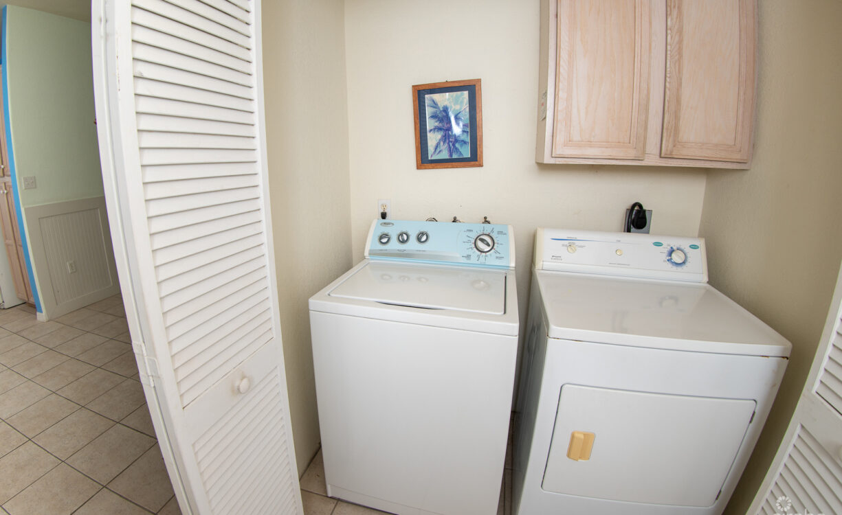 OCEAN FRONT 3 BEDROOM VILLA CAYMAN BRAC