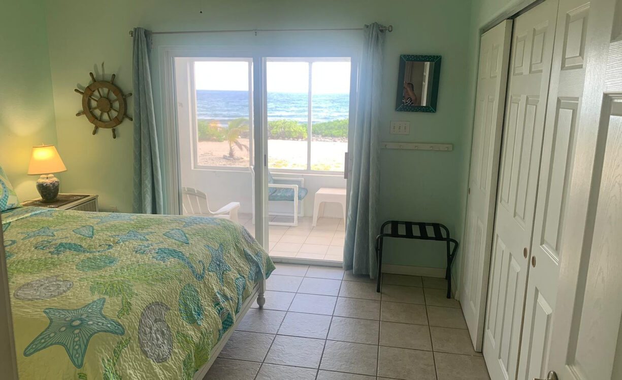 OCEAN FRONT 3 BEDROOM VILLA CAYMAN BRAC