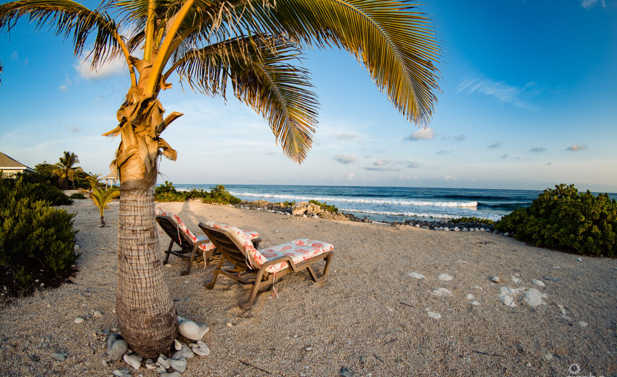 OCEAN FRONT 3 BEDROOM VILLA CAYMAN BRAC
