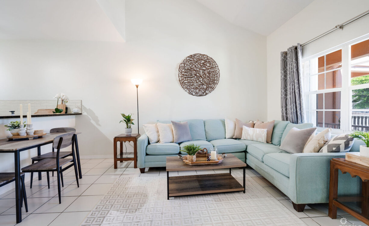CHARMING & CENTRALLY LOCATED SOUTH COVE IN SOUTH SOUND