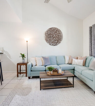 CHARMING & CENTRALLY LOCATED SOUTH COVE IN SOUTH SOUND