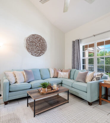 CHARMING & CENTRALLY LOCATED SOUTH COVE IN SOUTH SOUND