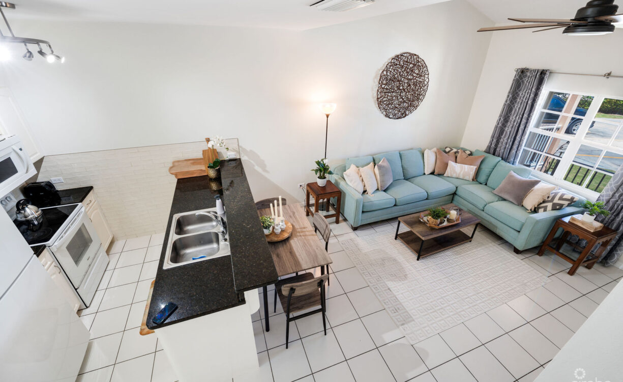CHARMING & CENTRALLY LOCATED SOUTH COVE IN SOUTH SOUND