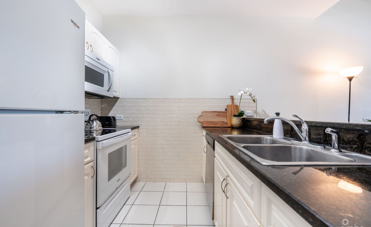 CHARMING & CENTRALLY LOCATED SOUTH COVE IN SOUTH SOUND