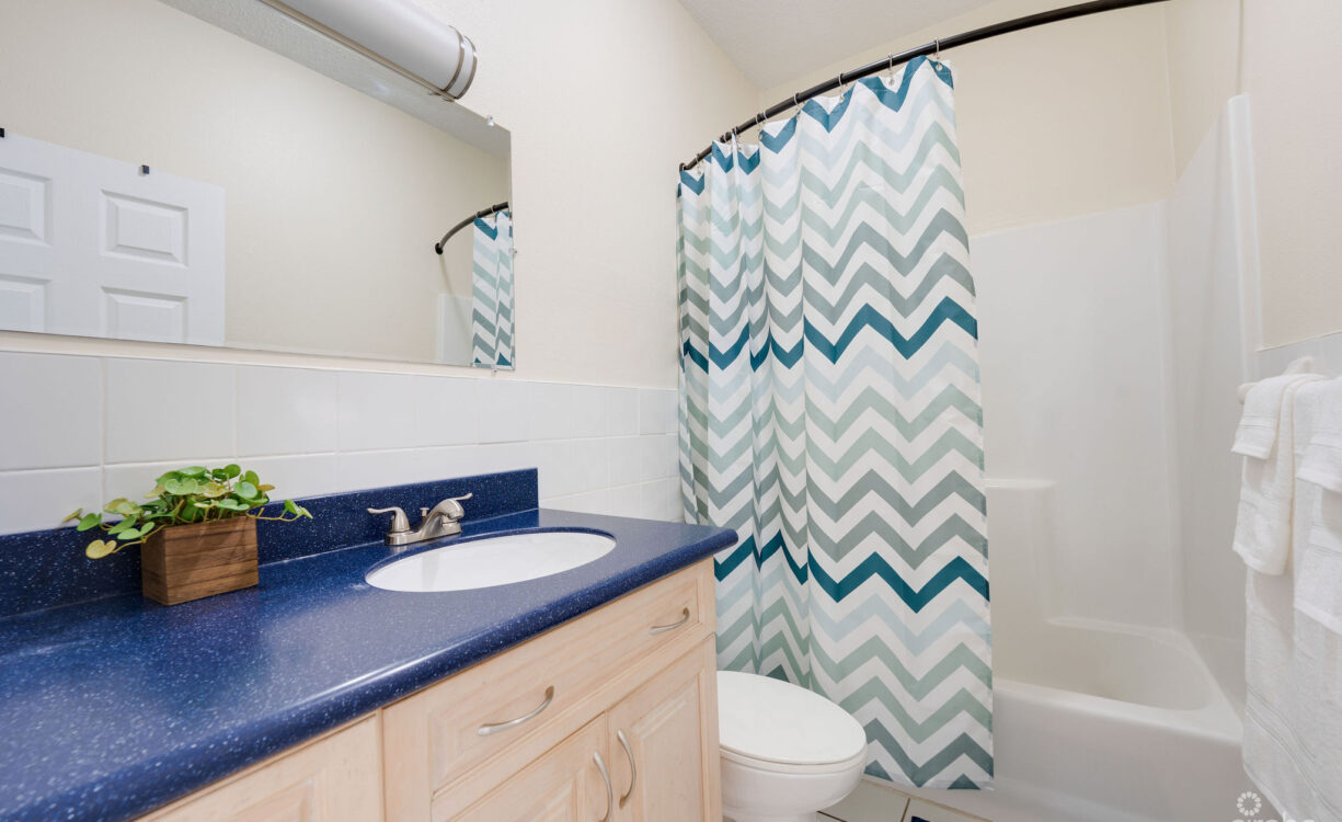 CHARMING & CENTRALLY LOCATED SOUTH COVE IN SOUTH SOUND