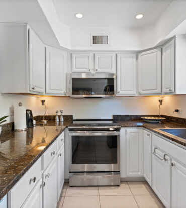 PIRATES LAIR 10 - SOUTH SOUND OCEANFRONT TOWNHOME