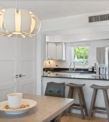 PIRATES LAIR 10 - SOUTH SOUND OCEANFRONT TOWNHOME