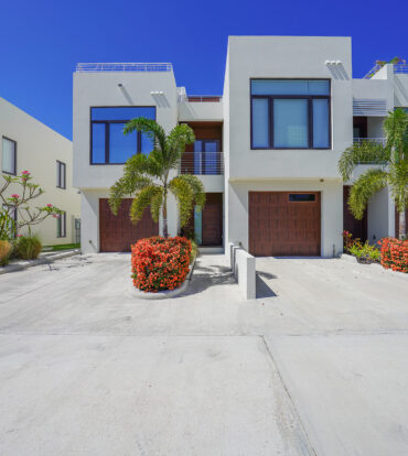 SALT AIR TOWNHOME END UNIT 4 BED