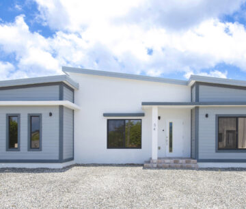 MODERN 3 BED, 3 BATH SINGLE FAMILY HOME. WITH ADDED OFFICE/DEN.